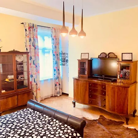Apartment Cinematheque Ultracentral